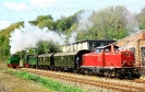 Während der Pendelzug mit Hespertalbahn 5 und 212 007-9 auf die Abfahrt wartet, führt Anna 6 eine Führerstandmitfahrt durch.